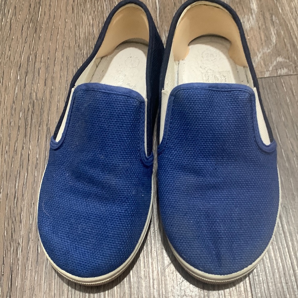 Very cute casual shoes